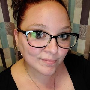 Meet your Posher, Claudia